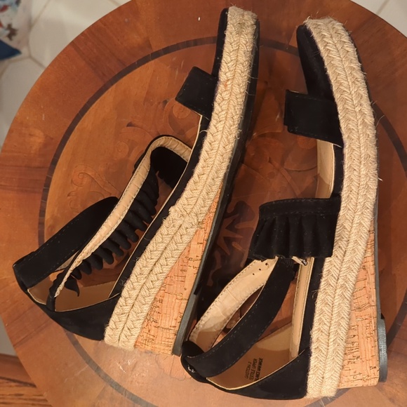 Chase+Chloe by Macy's Wedge Sandals size 9 - Picture 3 of 10